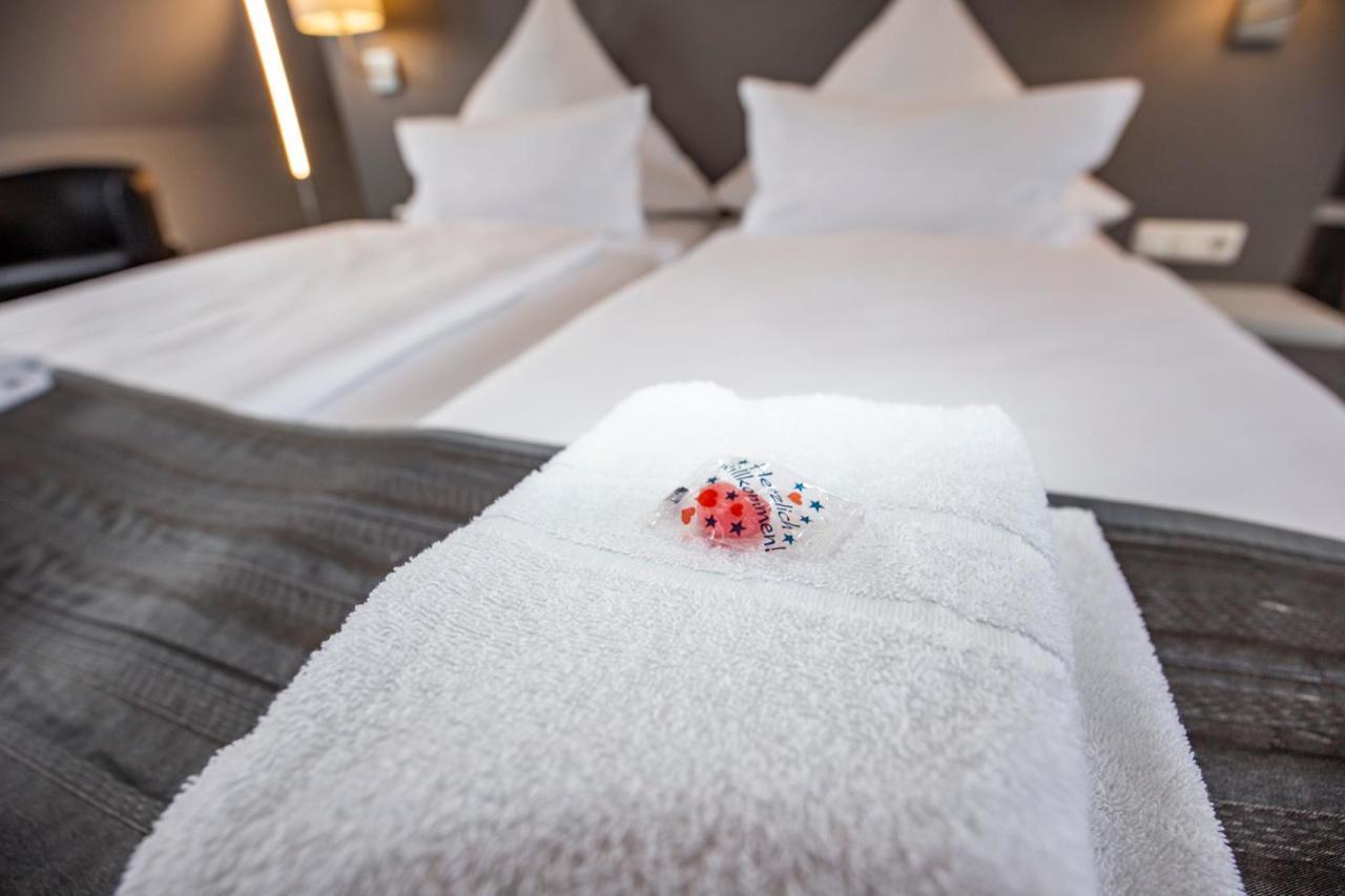 Hotel "Zur Muehle" Хойерсверда Экстерьер фото